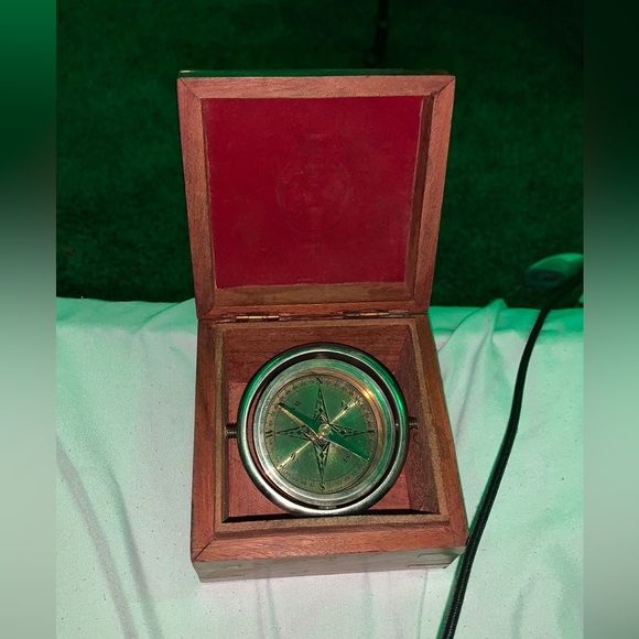 Compass box - Picture 2 of 2